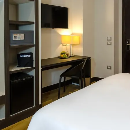 Leonardo Da Vinci Hotel 4*