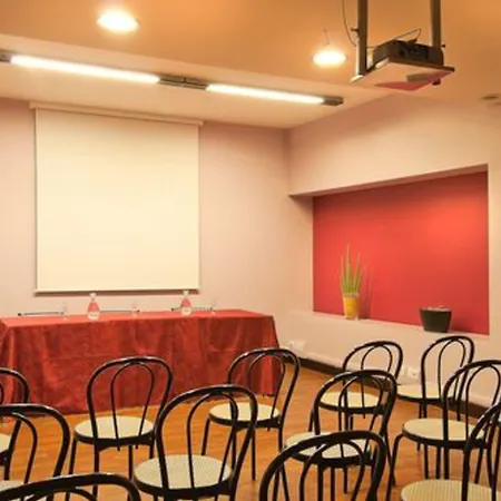 ليوناردو دافنشي فندق 4*