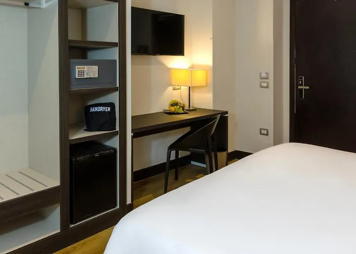 Leonardo Da Vinci Hotel 4*