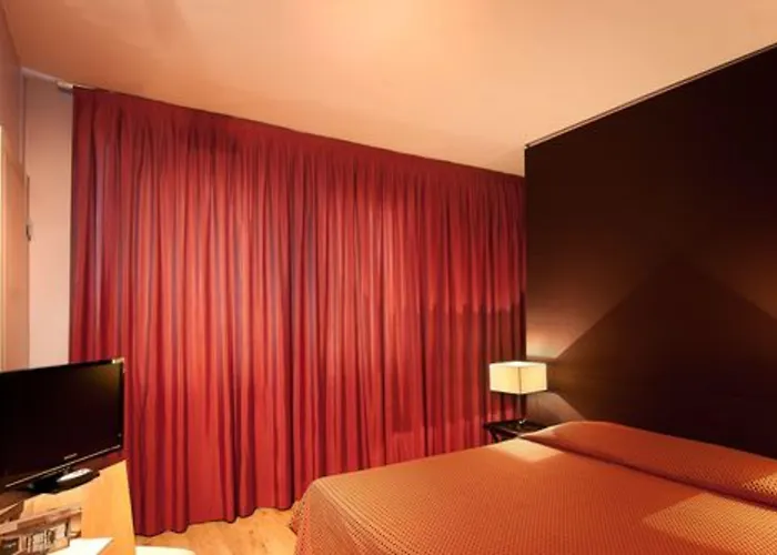 Leonardo Da Vinci Hotel 4*