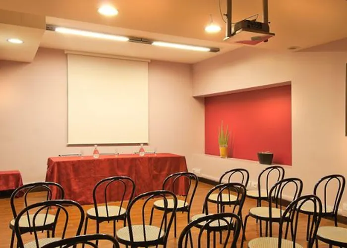 Leonardo Da Vinci Hotel 4*